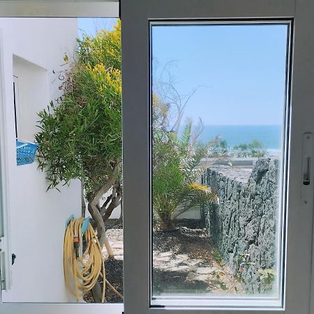Beautiful Small Bungalow, Amazing Views And Garden Famara Buitenkant foto