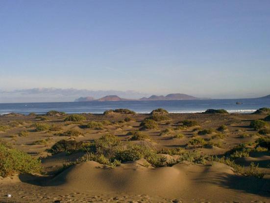 Beautiful Small Bungalow, Amazing Views And Garden Famara Buitenkant foto