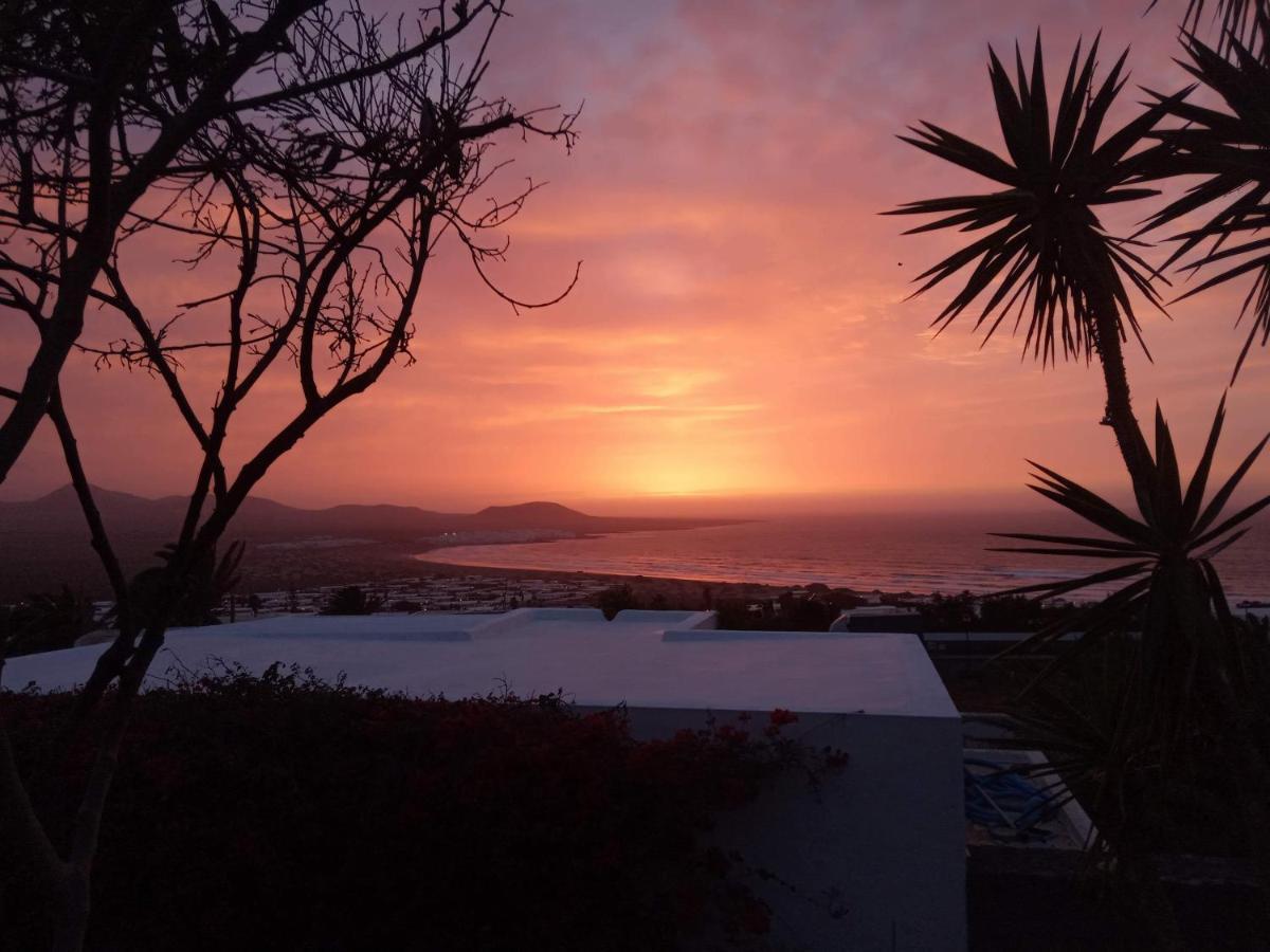 Beautiful Small Bungalow, Amazing Views And Garden Famara Buitenkant foto