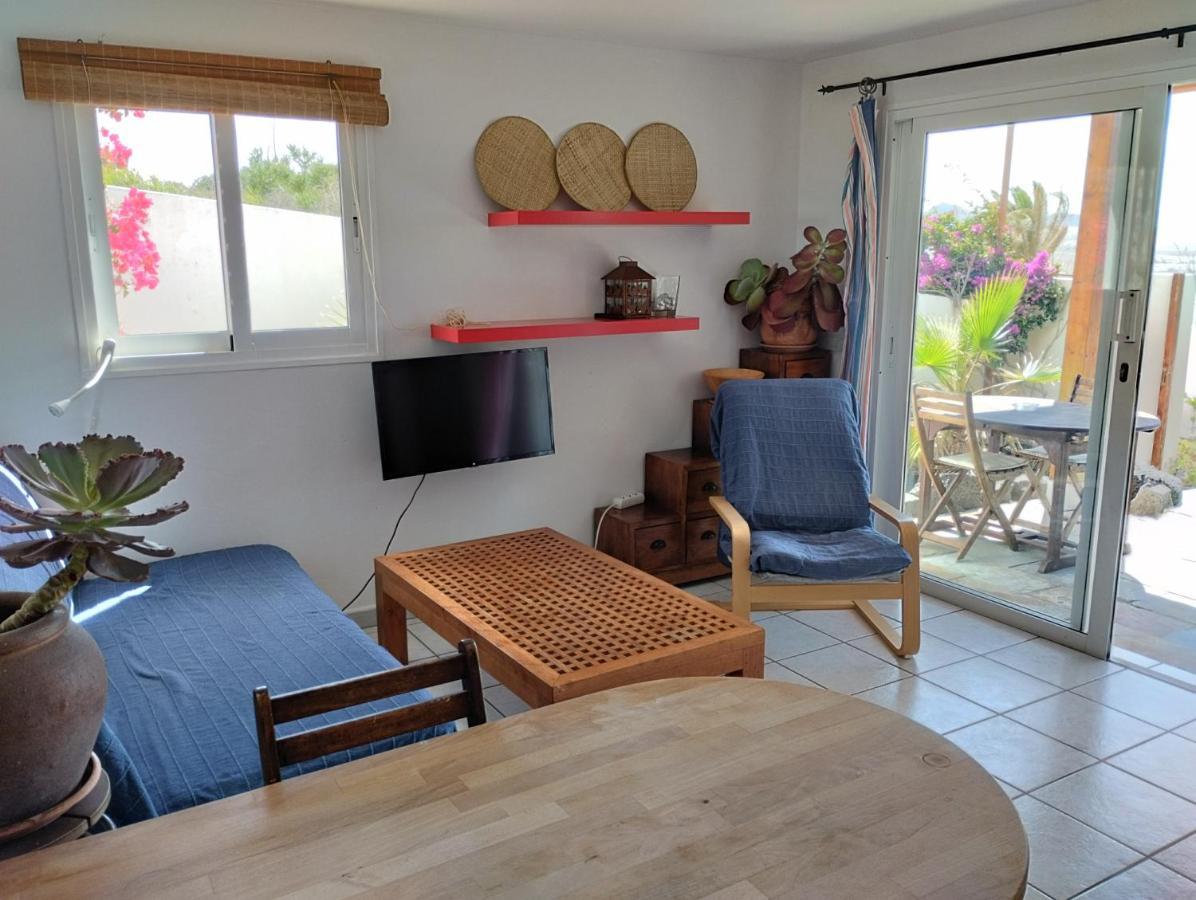 Beautiful Small Bungalow, Amazing Views And Garden Famara Buitenkant foto