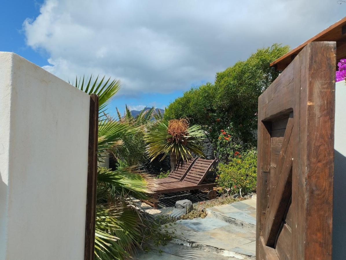 Beautiful Small Bungalow, Amazing Views And Garden Famara Buitenkant foto