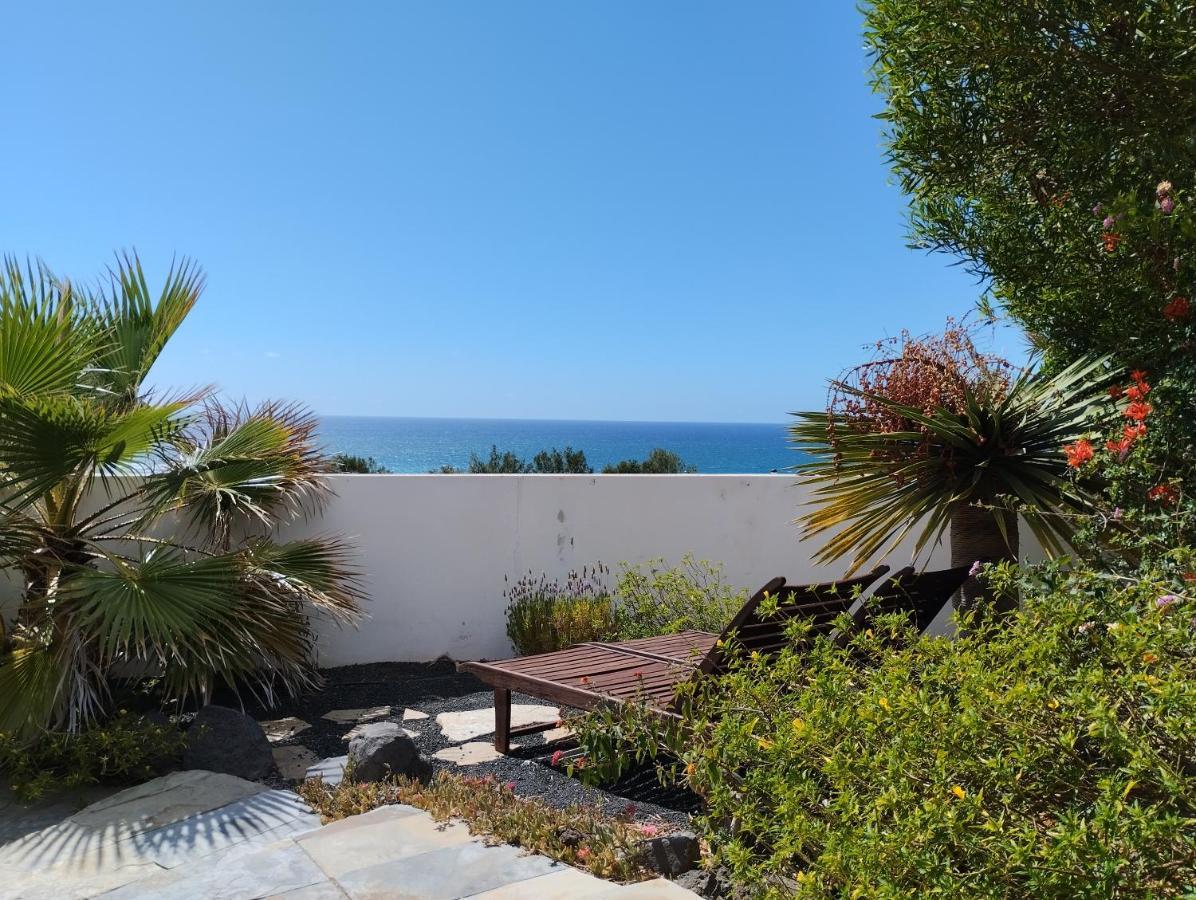 Beautiful Small Bungalow, Amazing Views And Garden Famara Buitenkant foto