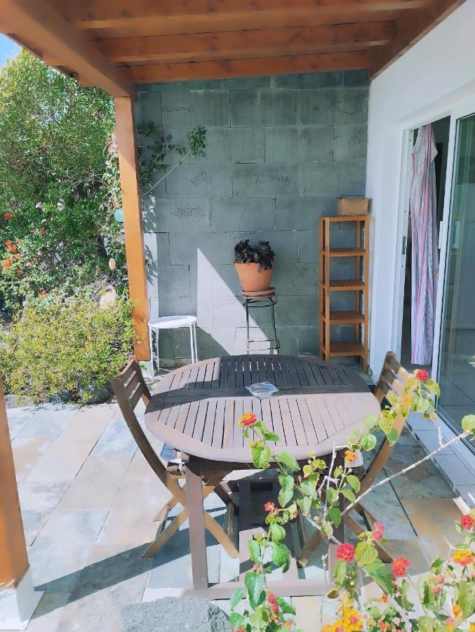 Beautiful Small Bungalow, Amazing Views And Garden Famara Buitenkant foto