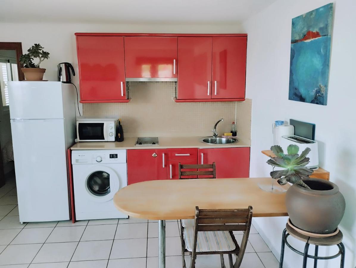 Beautiful Small Bungalow, Amazing Views And Garden Famara Buitenkant foto
