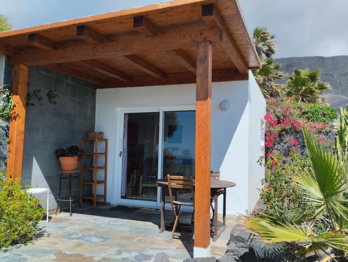 Beautiful Small Bungalow, Amazing Views And Garden Famara Buitenkant foto